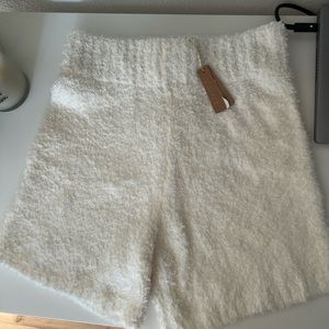 SKIMS Shorts - S/M